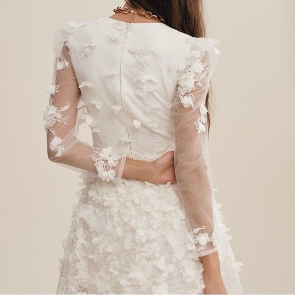 HELSI Sidney Dress Off White Long Sleeve Dimentional Floral Mini sz Medium - Picture 3 of 11